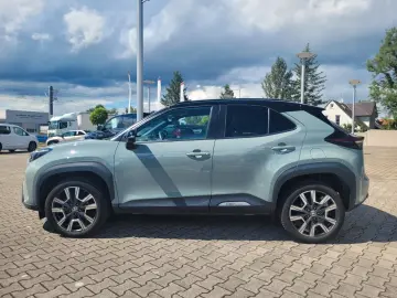 TOYOTA Yaris Cross Hybrid 4x4 Premiere Edt. Vollausst.