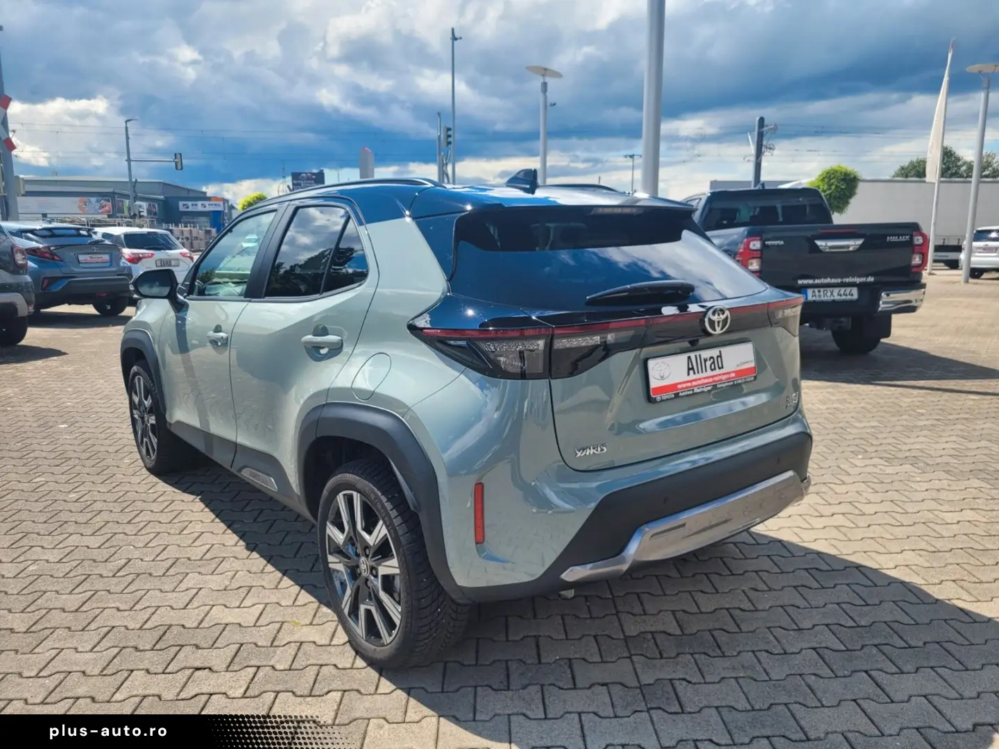 TOYOTA Yaris Cross Hybrid 4x4 Premiere Edt. Vollausst.