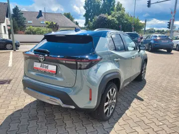 TOYOTA Yaris Cross Hybrid 4x4 Premiere Edt. Vollausst.