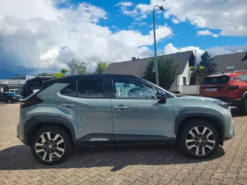 TOYOTA Yaris Cross Hybrid 4x4 Premiere Edt. Vollausst.