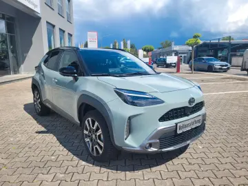 TOYOTA Yaris Cross Hybrid 4x4 Premiere Edt. Vollausst.