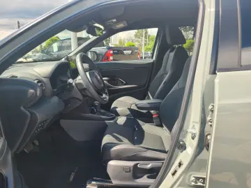 TOYOTA Yaris Cross Hybrid 4x4 Premiere Edt. Vollausst.