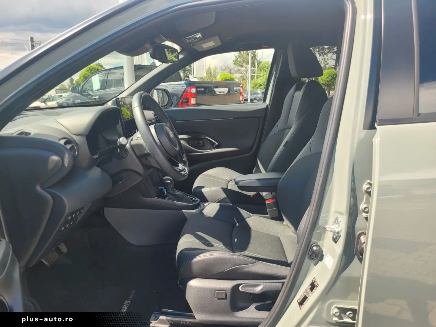 TOYOTA Yaris Cross Hybrid 4x4 Premiere Edt. Vollausst.