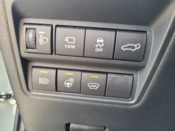 TOYOTA Yaris Cross Hybrid 4x4 Premiere Edt. Vollausst.