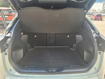 TOYOTA Yaris Cross Hybrid 4x4 Premiere Edt. Vollausst.