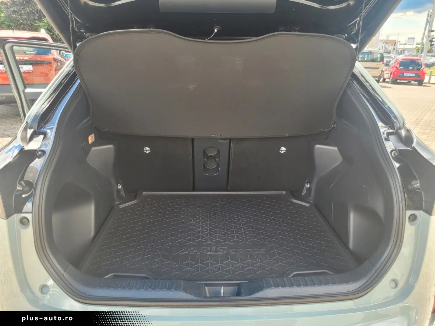 TOYOTA Yaris Cross Hybrid 4x4 Premiere Edt. Vollausst.