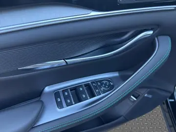 BYD Seal U DM-i Boost PHEV HUD PANO LEDER