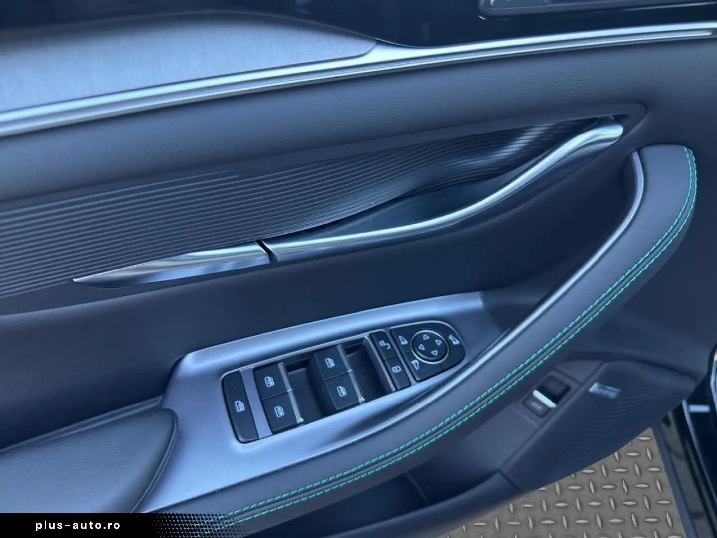 BYD Seal U DM-i Boost PHEV HUD PANO LEDER