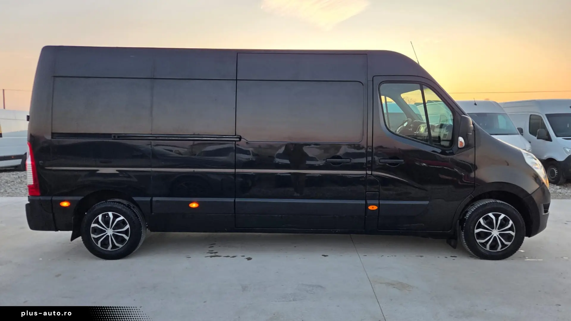 RENAULT MASTER L3H2 BLACK EDITION