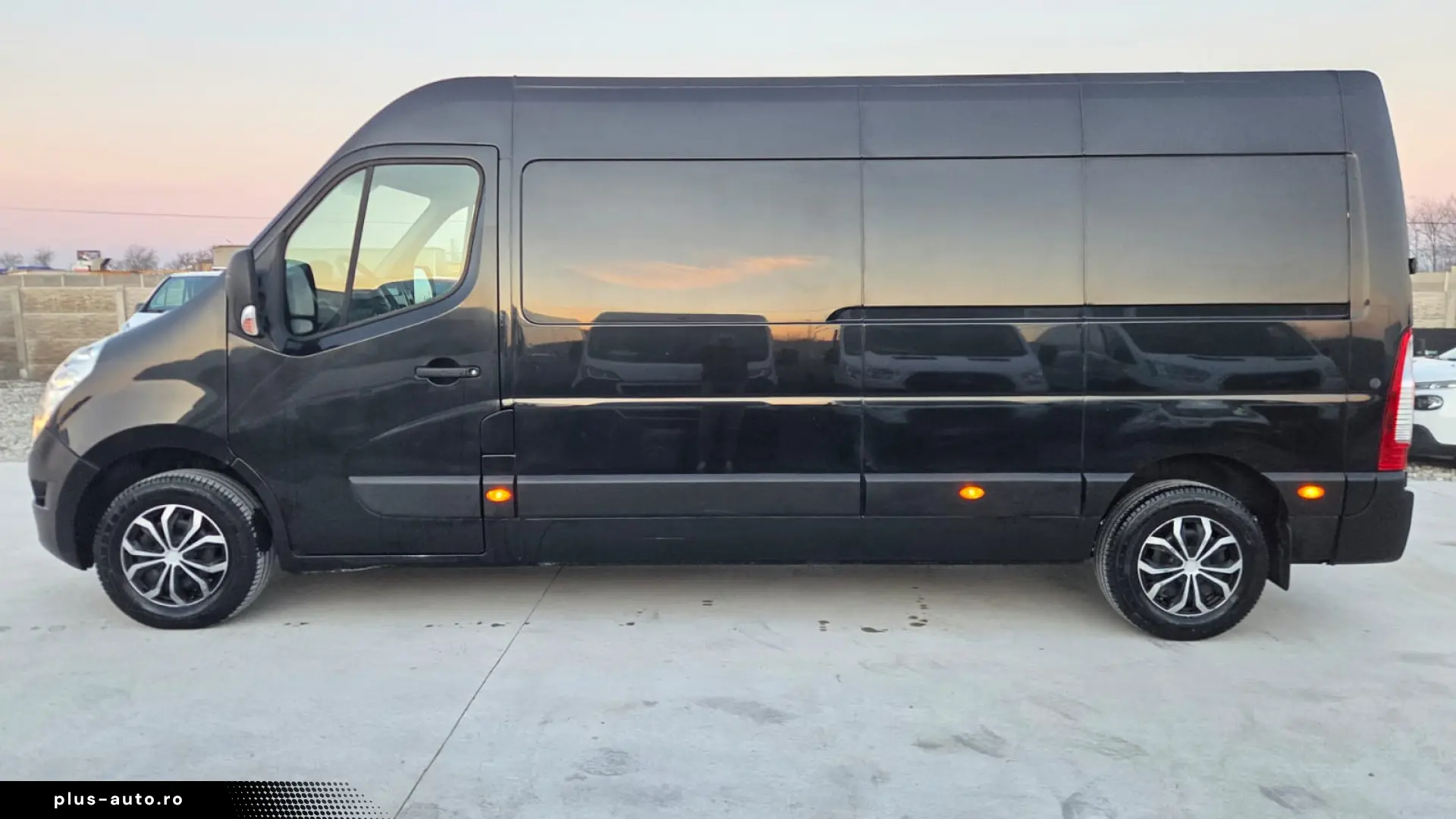 RENAULT MASTER L3H2 BLACK EDITION