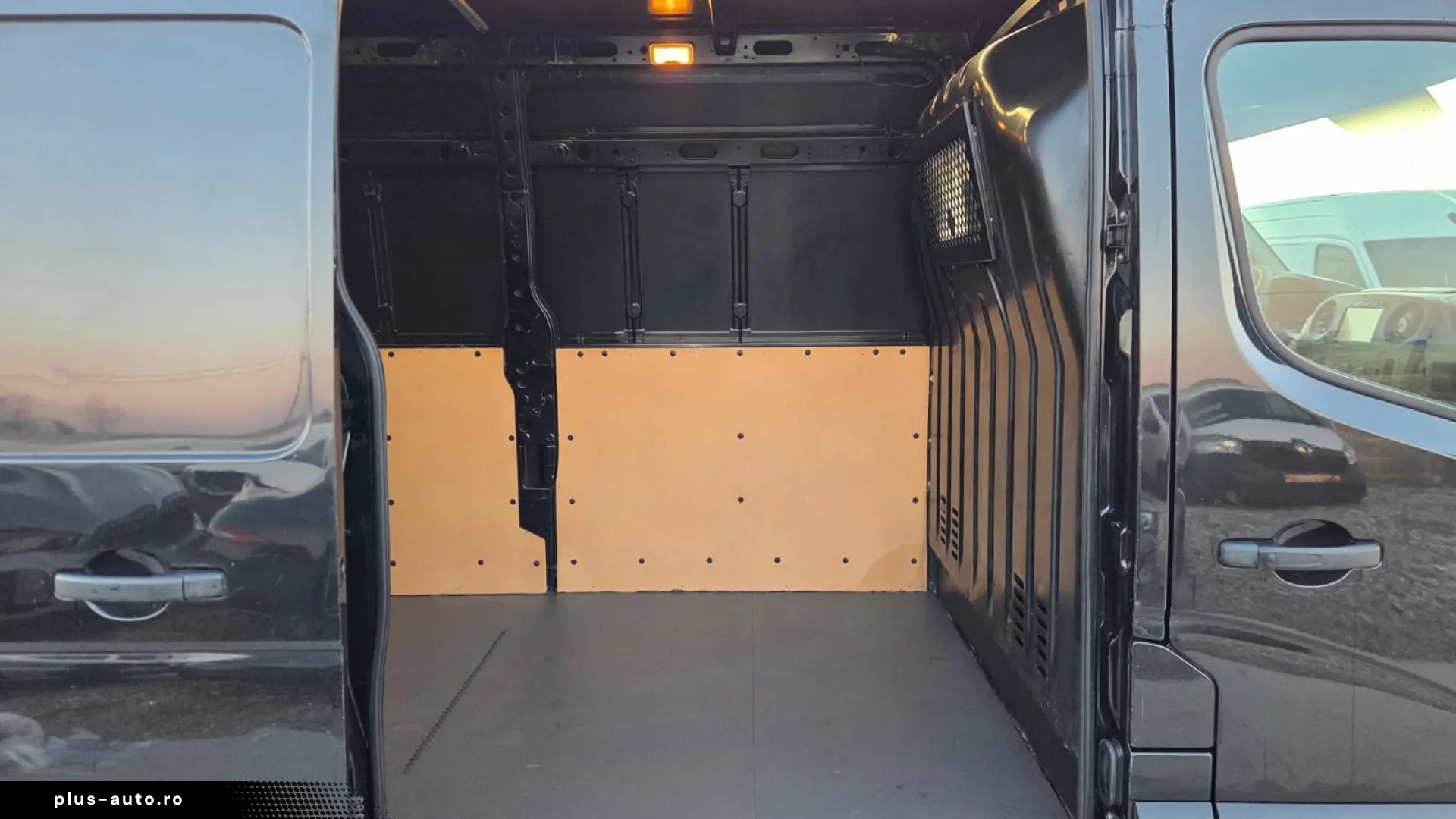 RENAULT MASTER L3H2 BLACK EDITION