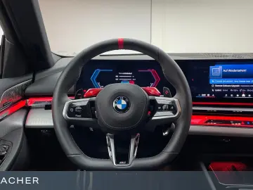 BMW M5 A Touring HUD  AHK DAProf ACC Sitzbel B&W DAB