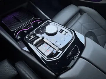BMW 550e xDrive M Sport Pro AHK PANO Autobahnas. B&W