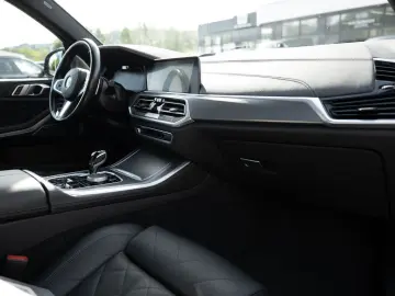 BMW X5 xDrive 40d M-Sport PANO AHK 360  LED ACC B&W