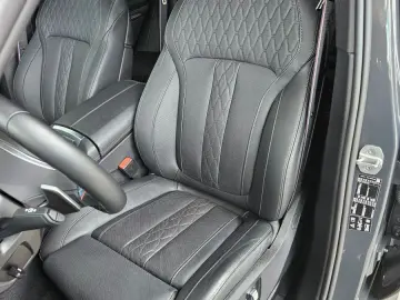BMW X5 M60i M Sport Pro Merino SKY-Longe  22 Zoll