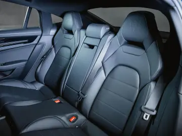 PORSCHE Panamera 4S E-Hybrid Panoramadach Sport Design