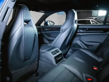 PORSCHE Panamera 4S E-Hybrid Panoramadach Sport Design