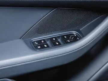 PORSCHE Panamera 4S E-Hybrid Panoramadach Sport Design