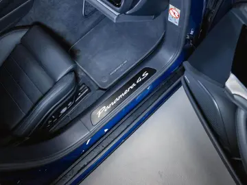 PORSCHE Panamera 4S E-Hybrid Panoramadach Sport Design