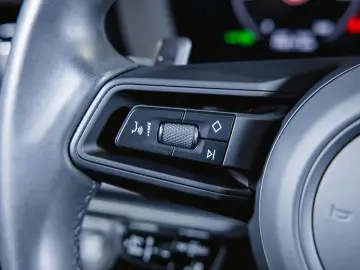 PORSCHE Panamera 4S E-Hybrid Panoramadach Sport Design