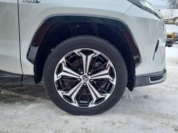 TOYOTA RAV 4 Plug-In 2.5 Hybrid 4x4 Style  HUD NAV Lede
