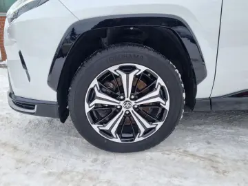TOYOTA RAV 4 Plug-In 2.5 Hybrid 4x4 Style  HUD NAV Lede
