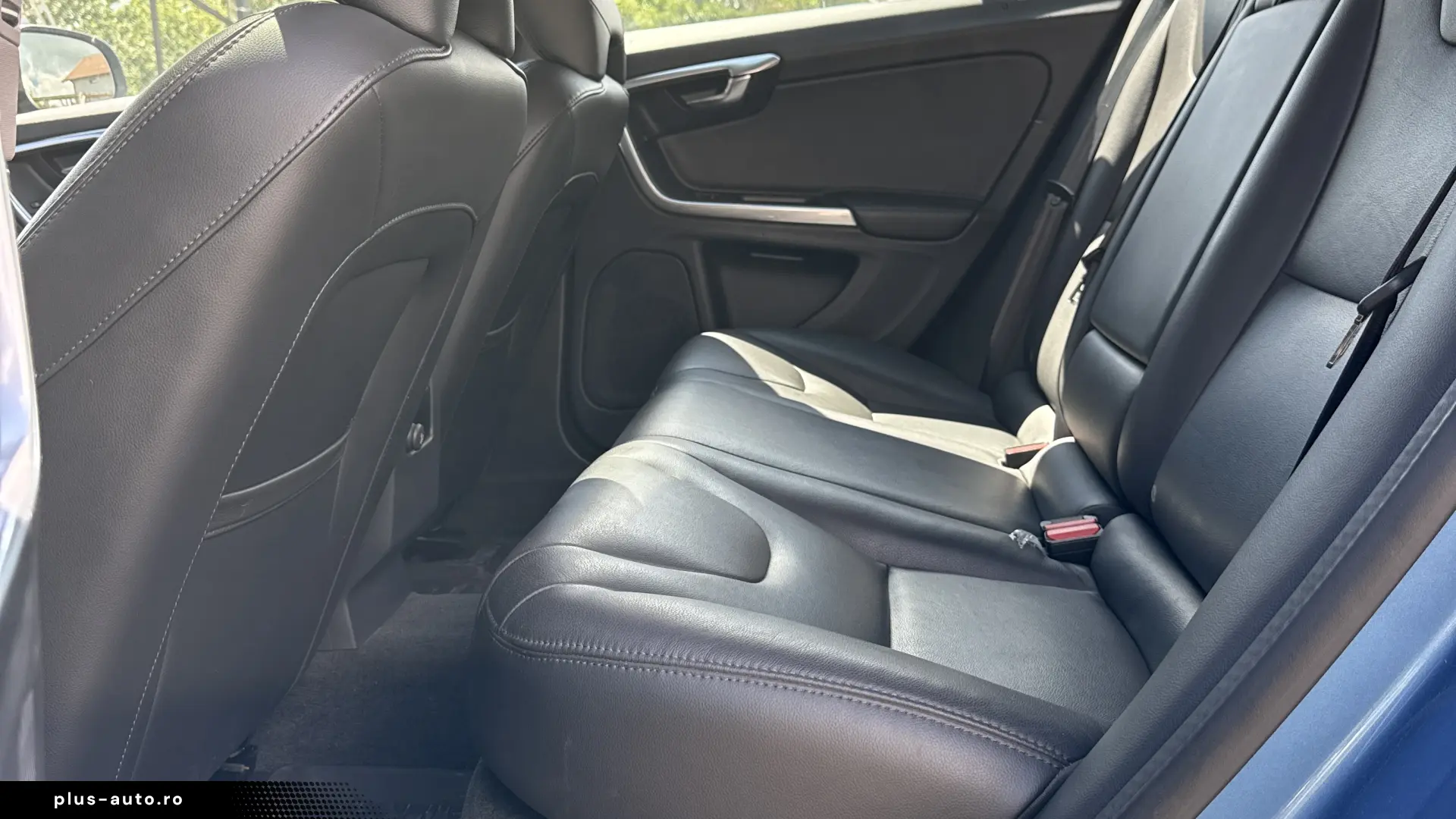 Volvo V60 Plug-in Hybrid 4x4 Full Options