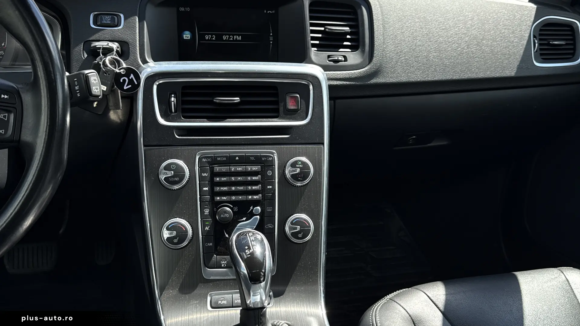 Volvo V60 Plug-in Hybrid 4x4 Full Options