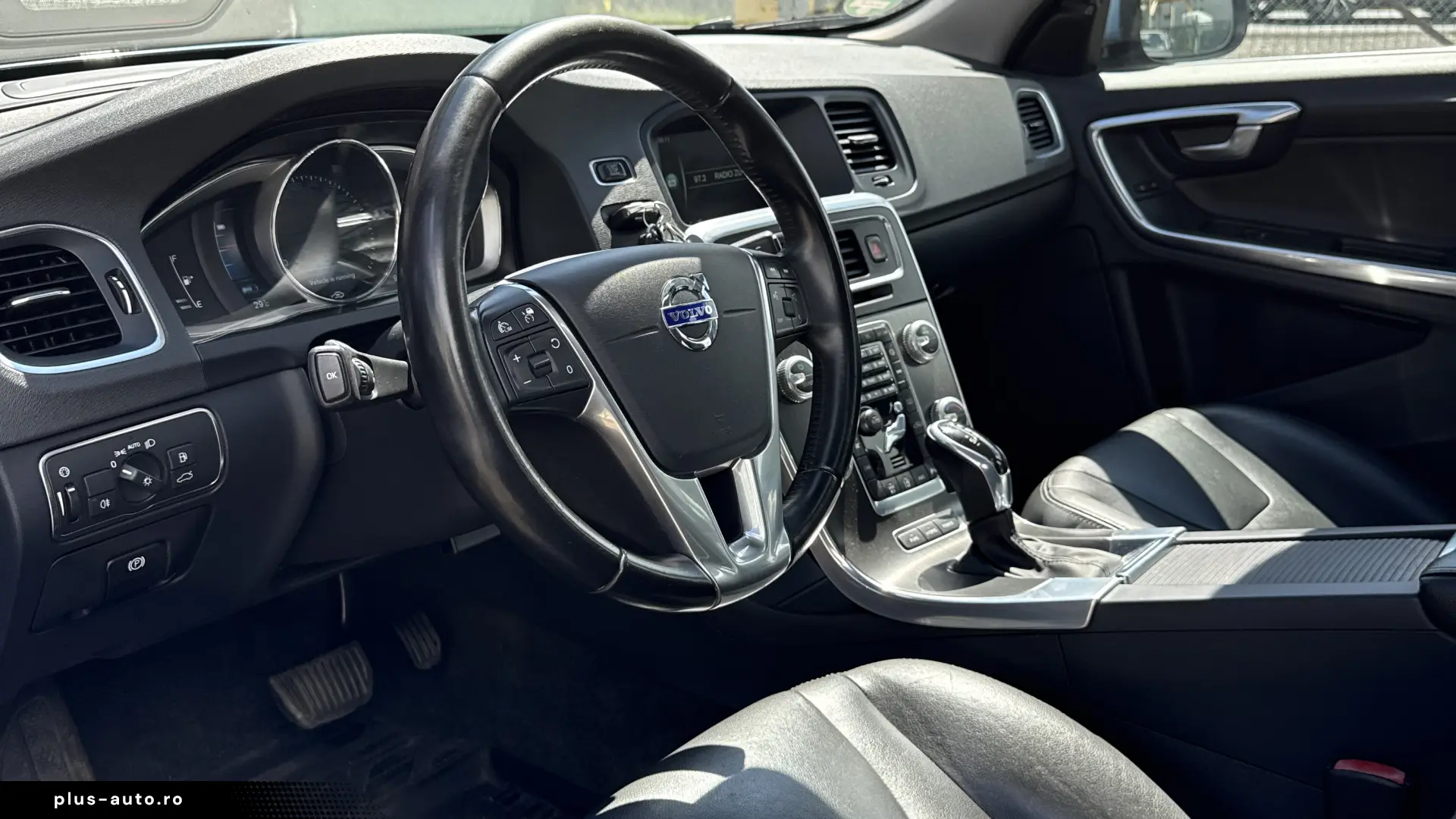 Volvo V60 Plug-in Hybrid 4x4 Full Options