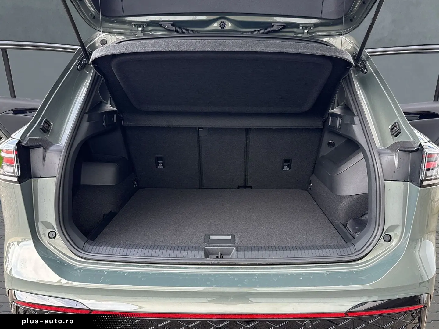 VW Tiguan R-Line 1.5 eTSI DSG Sportpaket StandHZG A