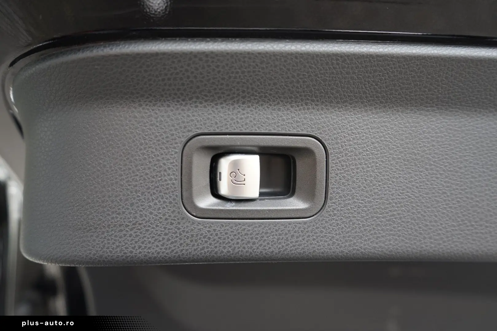 MERCEDES-BENZ GLC 300d Coupe AMG Designo Head ACC Distr