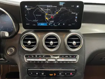 MERCEDES-BENZ GLC 300 d 4matic Coupe AMG MBUX Burm AHK HUD