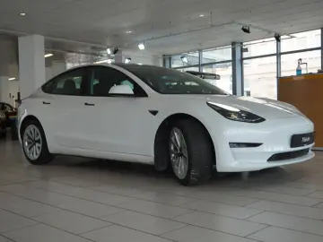 TESLA Model 3 LONGRANGE DUAL-MOTOR NAVI KAMERA DAB AMD