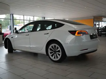 TESLA Model 3 LONGRANGE DUAL-MOTOR NAVI KAMERA DAB AMD