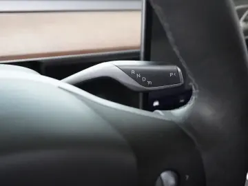TESLA Model 3 LONGRANGE DUAL-MOTOR NAVI KAMERA DAB AMD