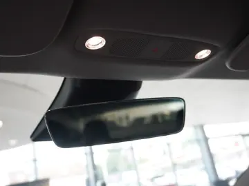 TESLA Model 3 LONGRANGE DUAL-MOTOR NAVI KAMERA DAB AMD