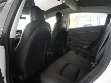 TESLA Model 3 LONGRANGE DUAL-MOTOR NAVI KAMERA DAB AMD