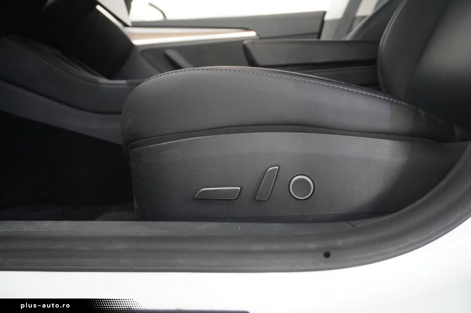 TESLA Model 3 LONGRANGE DUAL-MOTOR NAVI KAMERA DAB AMD
