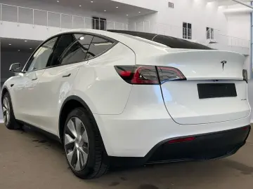 TESLA Model Y Long Range 351pk AWD 92.8% SoH AMD RYZEN
