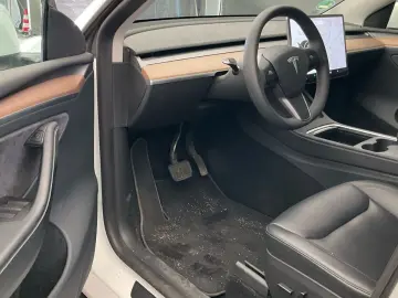 TESLA Model Y Long Range 351pk AWD 92.8% SoH AMD RYZEN
