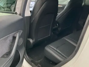 TESLA Model Y Long Range 351pk AWD 92.8% SoH AMD RYZEN