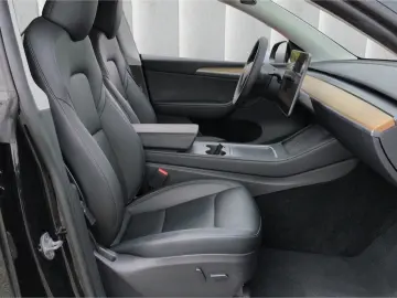 TESLA Model Y Performance Dual-AWD 534PS AHK Panodach
