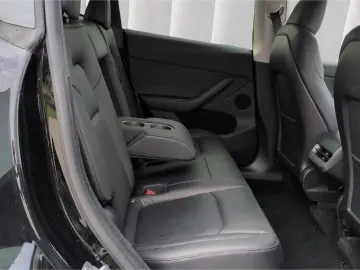 TESLA Model Y Performance Dual-AWD 534PS AHK Panodach