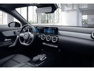 MERCEDES-BENZ CLA 250 e Coupé AMG