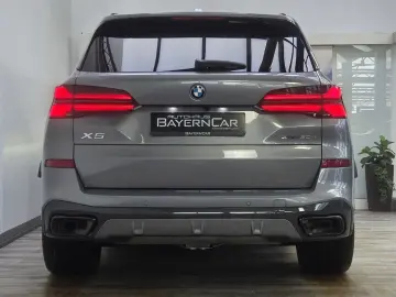 BMW X5 xDr50e M Sport Pro 22Zoll Pano Sitzlüft. AHK