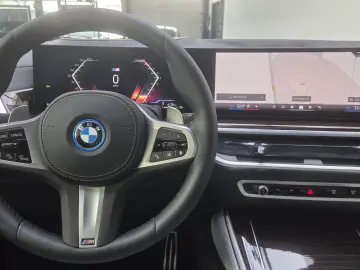 BMW X5 xDr50e M Sport Pro 22Zoll Pano Sitzlüft. AHK