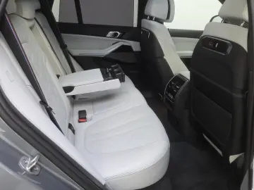 BMW X5 xDr50e M Sport Pro 22Zoll Pano Sitzlüft. AHK