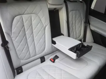BMW X5 xDr50e M Sport Pro 22Zoll Pano Sitzlüft. AHK
