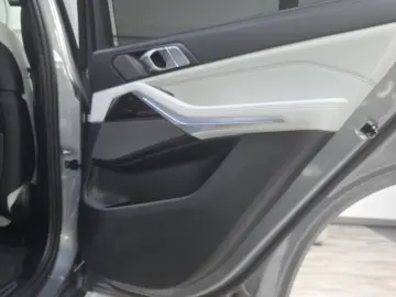 BMW X5 xDr50e M Sport Pro 22Zoll Pano Sitzlüft. AHK