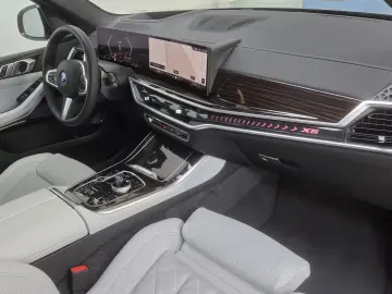 BMW X5 xDr50e M Sport Pro 22Zoll Pano Sitzlüft. AHK